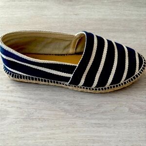 Espadrille flats